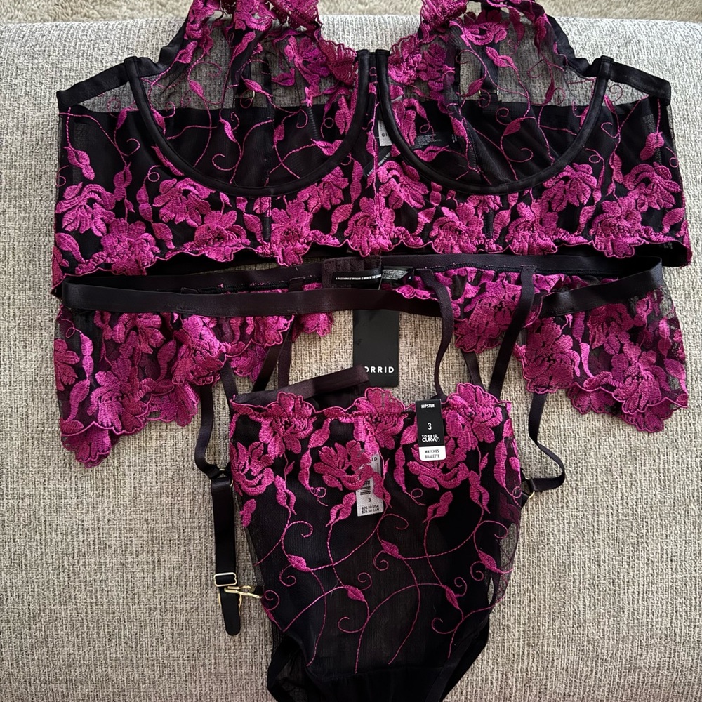 Lingerie 3 piece set. Size 3/4